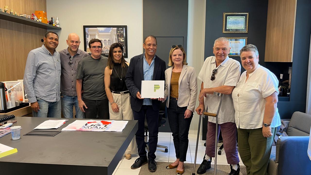 FENASCON participa de encontro com Gleisi Hoffmann e reforça debates sobre jornada e prioridades atuais da classe trabalhadora