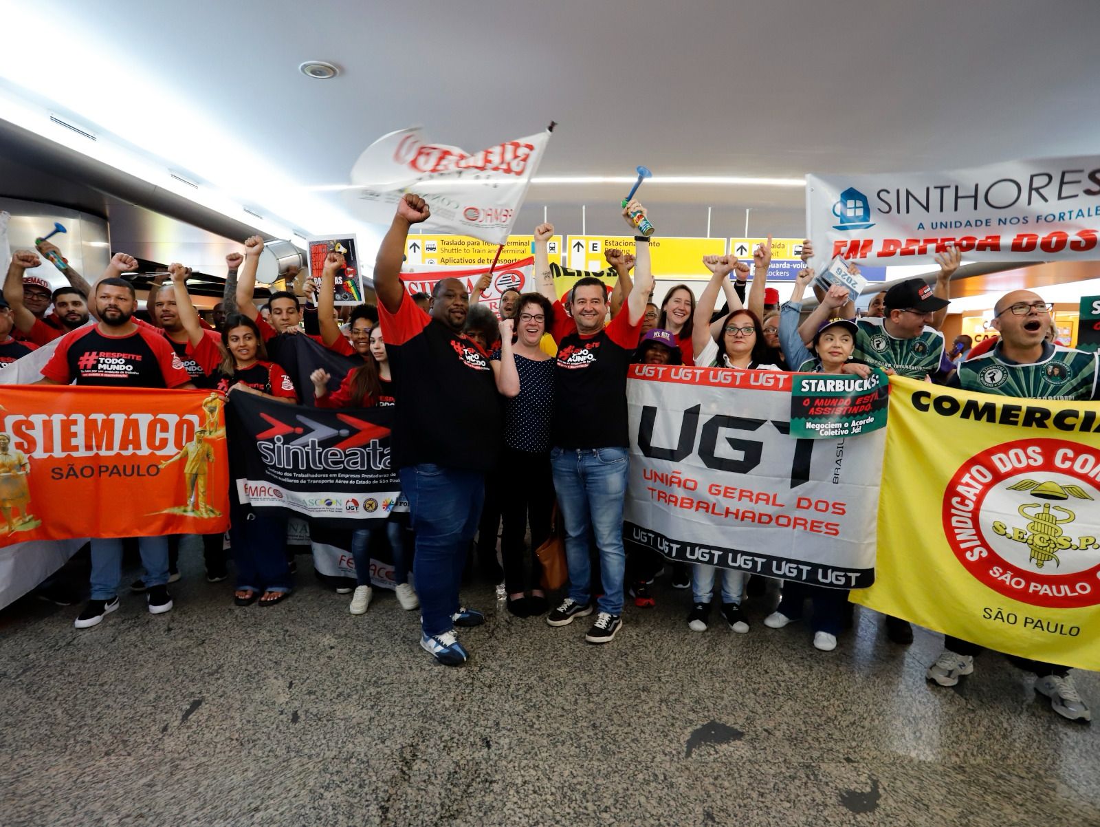Contra abusos da Starbucks, FENASCON fortalece articulação sindical internacional